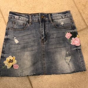 Embroidered denim skirt